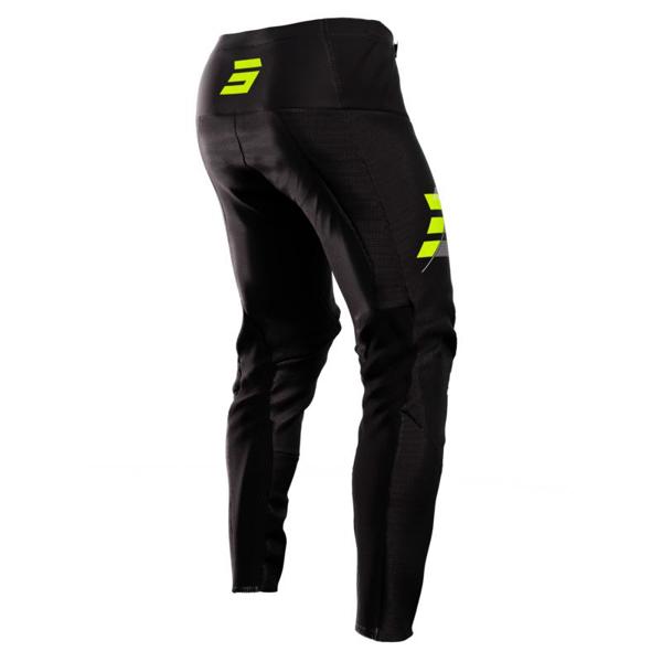 SHOT-pantalon-cross-contact-speck-image-56208785-cover-2