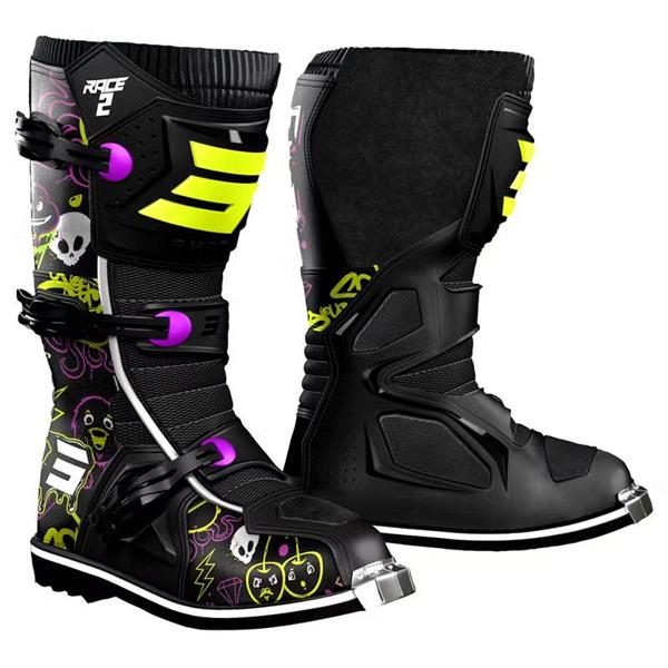 SHOT-bottes-cross-race-2-kid-cartoon-image-152731586-cover-0