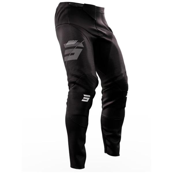 SHOT-pantalon-cross-contact-speck-image-56208756-cover-1