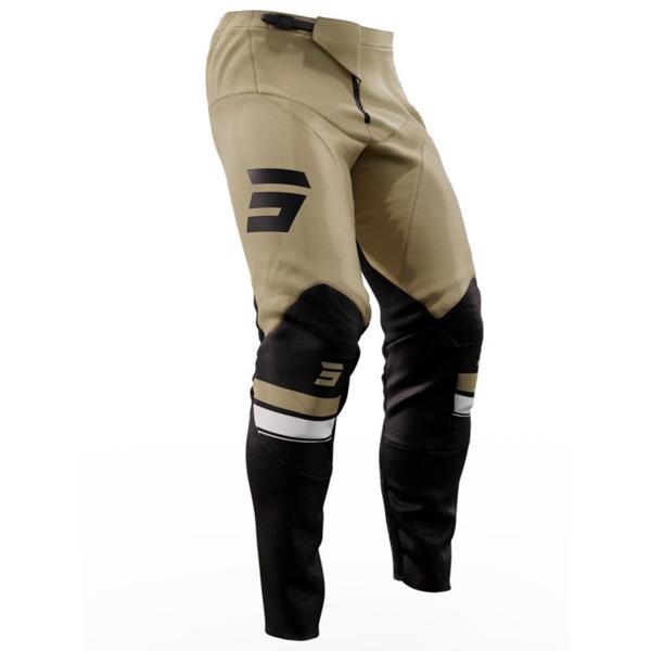 SHOT-pantalon-cross-contact-heritage-image-56208766-cover-1