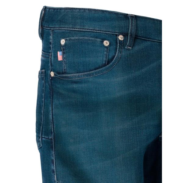 BLAUER-jean-kevin-image-11772631-cover-1