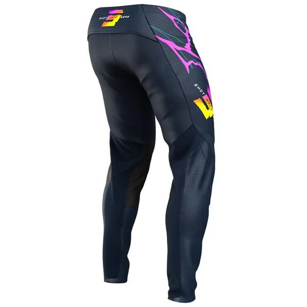 SHOT-pantalon-cross-contact-rac-image-152731554-cover-1