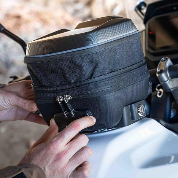 SHAD-sacoche-reservoir-click-system-e03cl-pro-4litres-image-137860630-cover-2