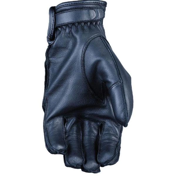FIVE-gants-iowa-image-33591899-cover-1