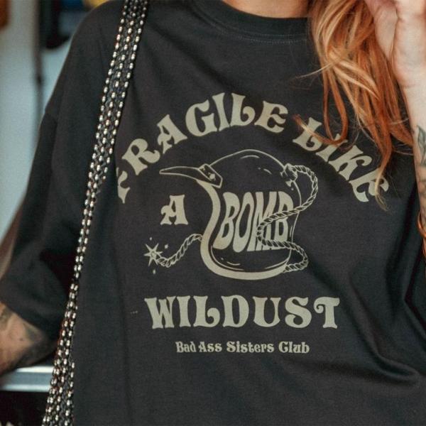 WILDUSTSISTERS-tee-shirt-round-collar-fragile-image-132143143-cover-2