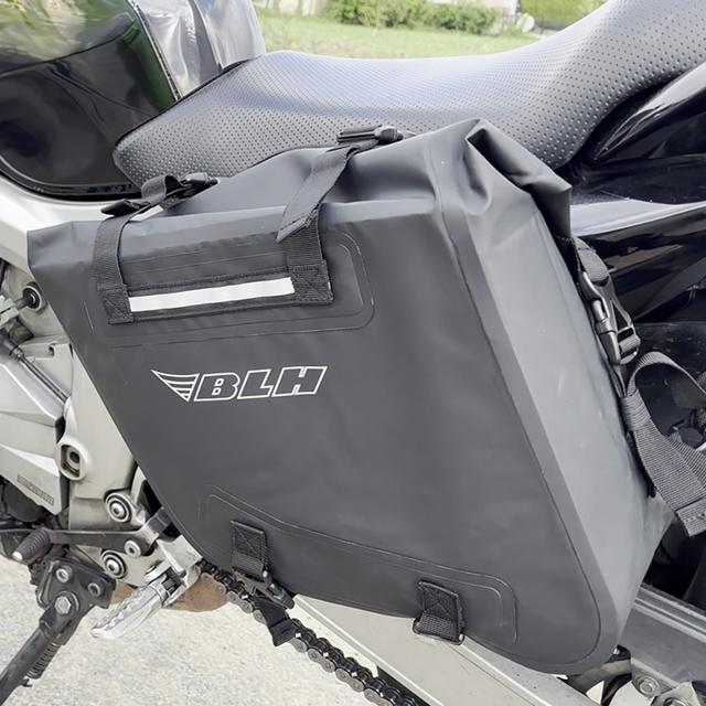 BLH-sacoches-cavalieres-etanches-blh-be-roadster-2-x-15l-image-119228911-cover-2