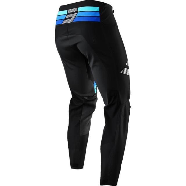 SHOT-pantalon-cross-contact-story-image-42079267-cover-1