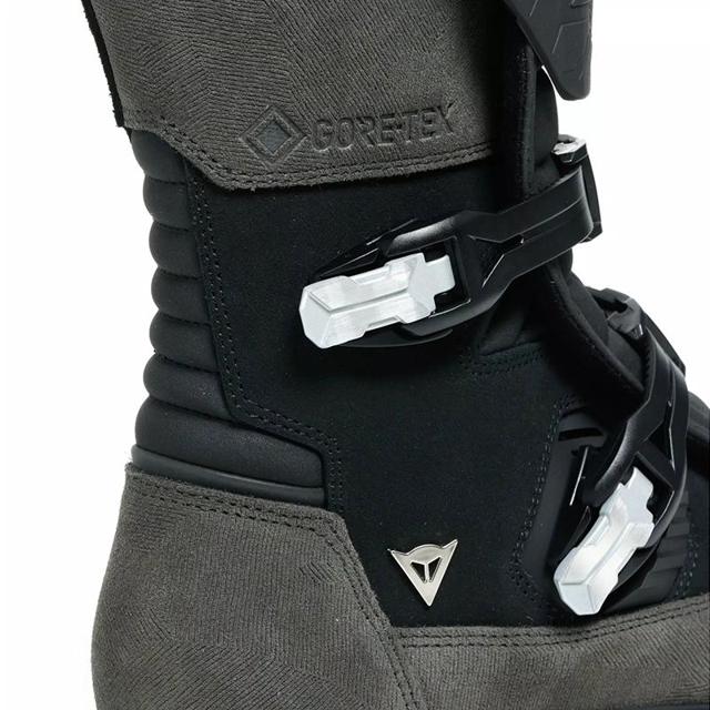 DAINESE-bottes-overyond-xt-gore-tex-image-148662129-cover-1