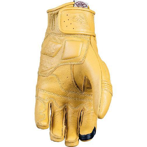 FIVE-gants-kansas-woman-image-33594163-cover-1
