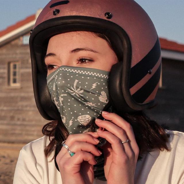 WILDUSTSISTERS-tour-de-cou-green-bay-sage-image-132143606-cover-2