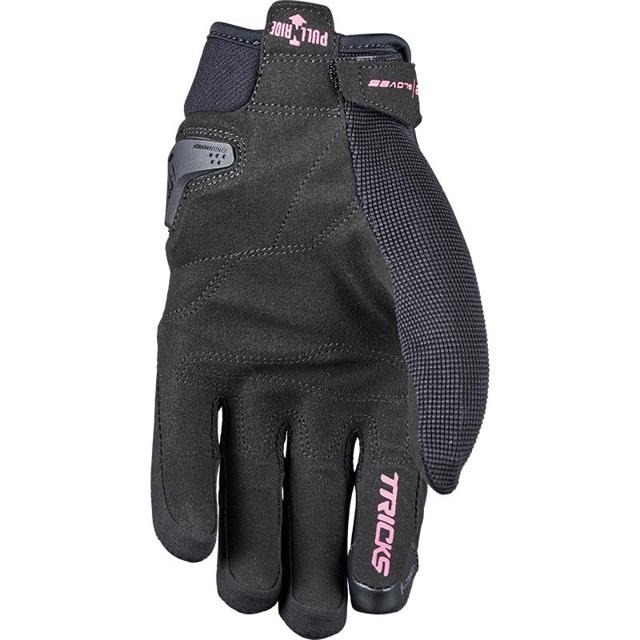 FIVE-gants-tricks-woman-image-97901485-cover-1
