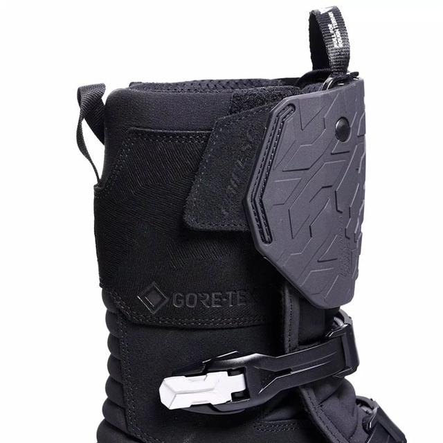DAINESE-bottes-overyond-xt-gore-tex-image-148662133-cover-1