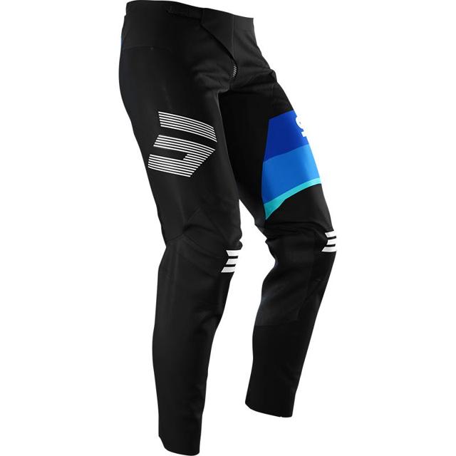 SHOT-pantalon-cross-contact-story-image-42079271-cover-2