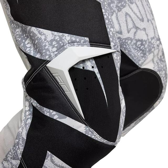 FOX-pantalon-cross-180-dngr-image-140202999-cover-2