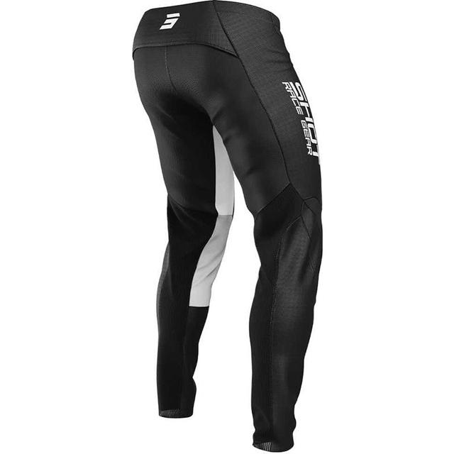 SHOT-pantalon-cross-contact-hera-image-118689275-cover-1