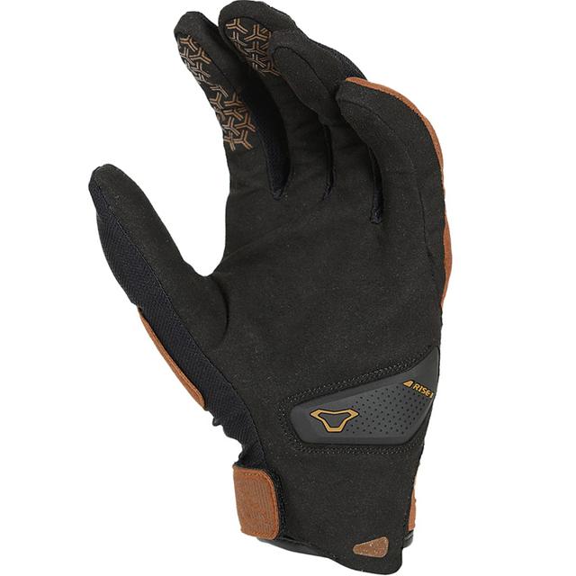 MACNA-gants-darko-image-120594829-cover-1