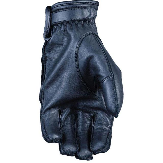 FIVE-gants-iowa-image-33591899-cover-1