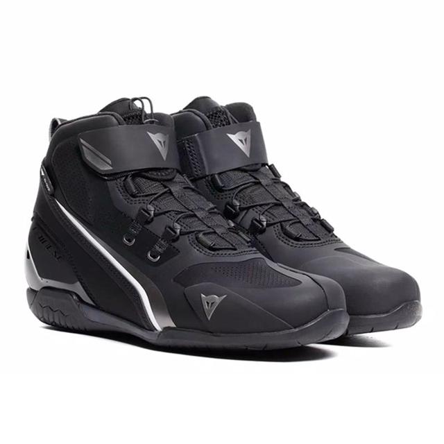 DAINESE-baskets-herian-d-wp-lady-image-132143439
